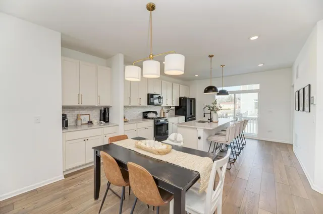 $540,000 | 1030 Bogart Street, Des Plaines, IL 60018