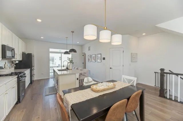 $540,000 | 1030 Bogart Street, Des Plaines, IL 60018