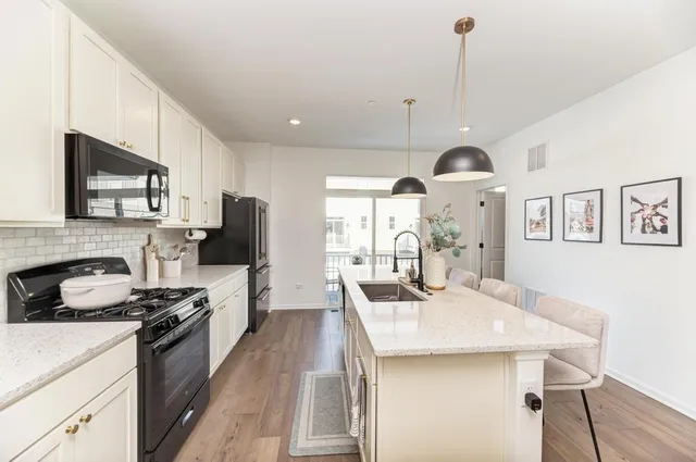 $540,000 | 1030 Bogart Street, Des Plaines, IL 60018