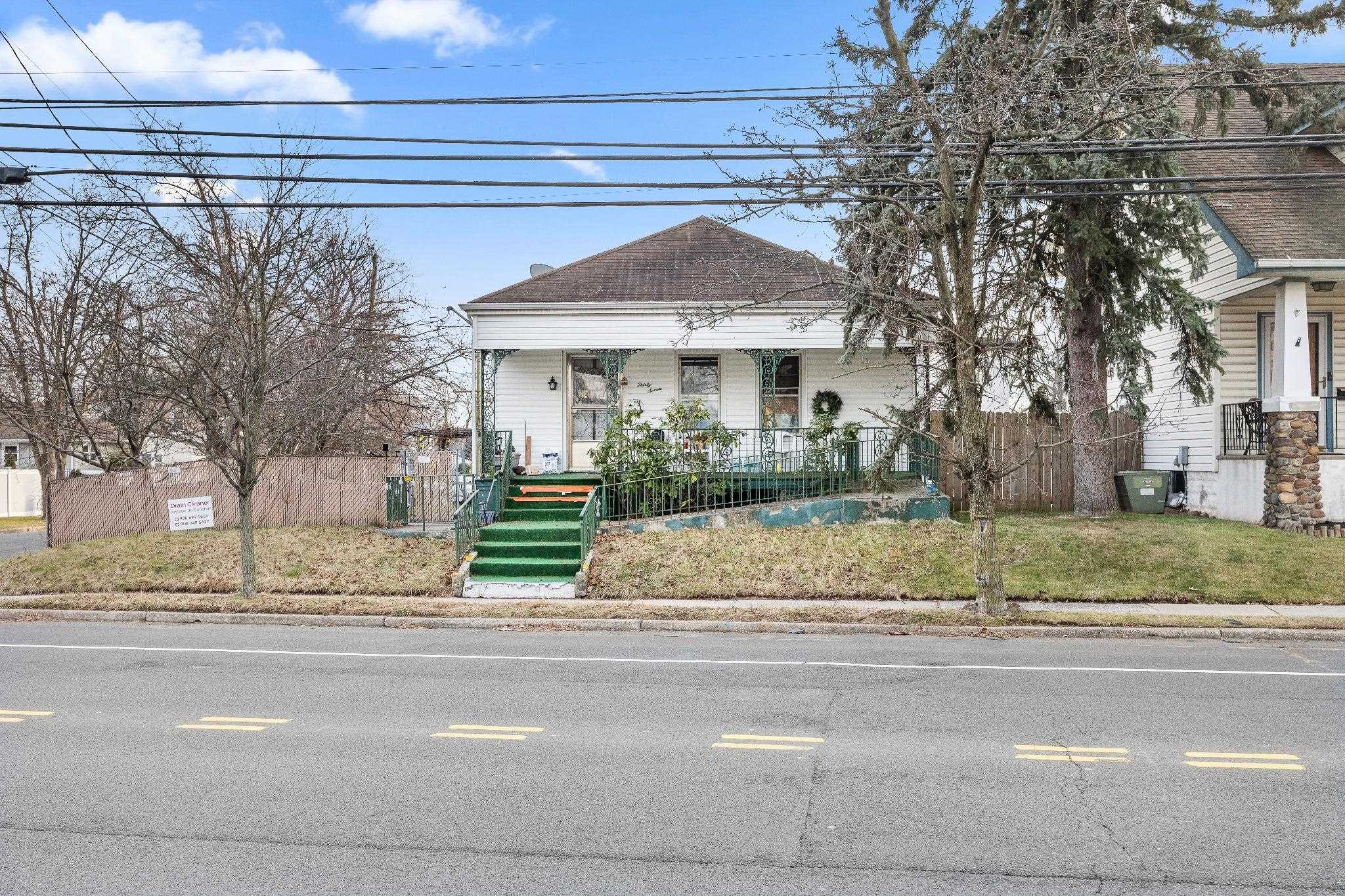 37 Raritan Road Linden, NJ 07036 - Photo 2 of 12