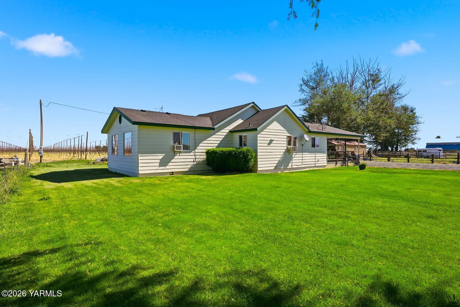 10555 Ashue Road Toppenish, WA 98948 - Photo 31 of 57 10555 Ashue Rd 031