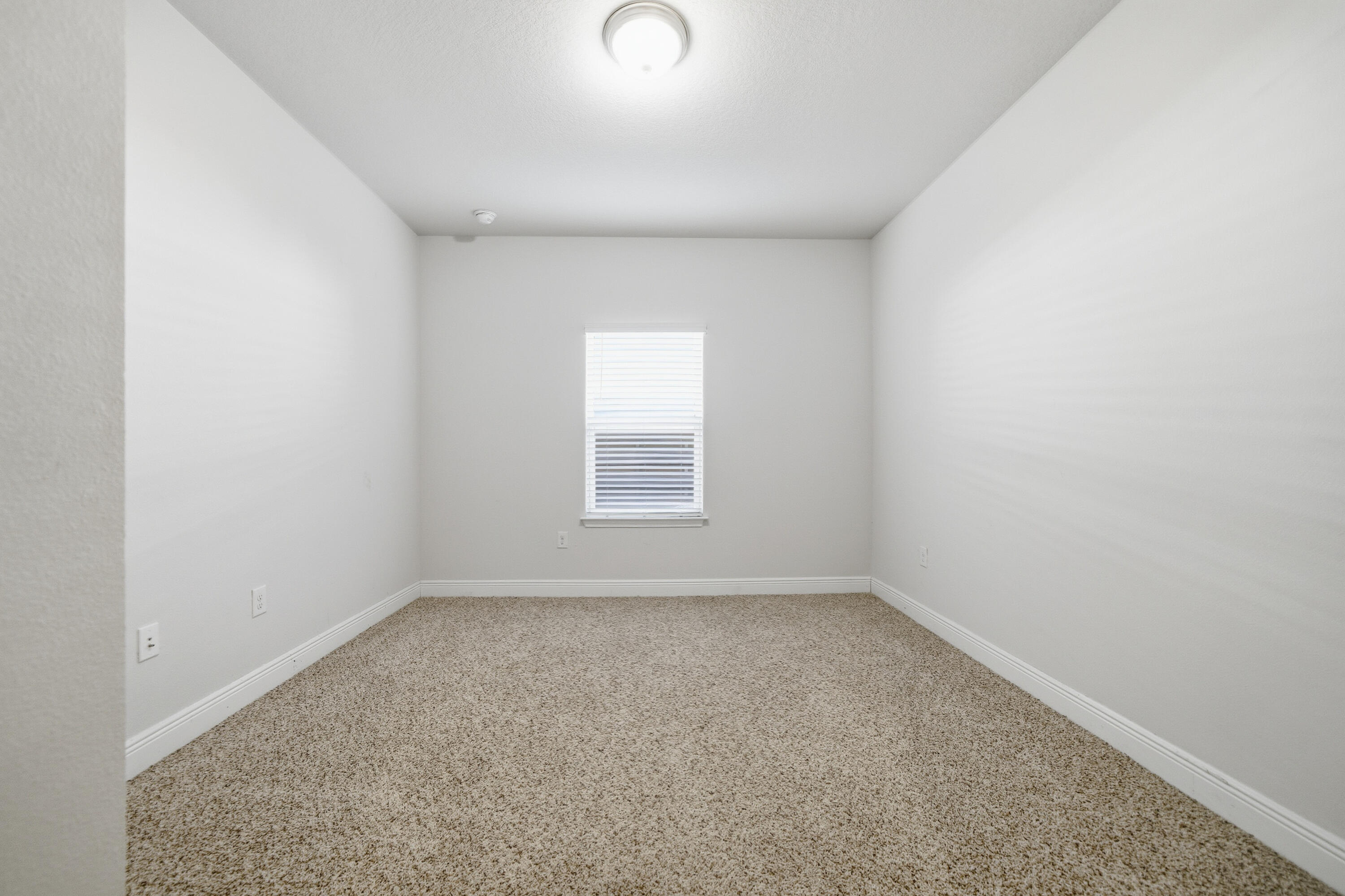 191 Southern Pnes Road Santa Rosa Beach, FL 32459 - Photo 40 of 46 an empty room with a window