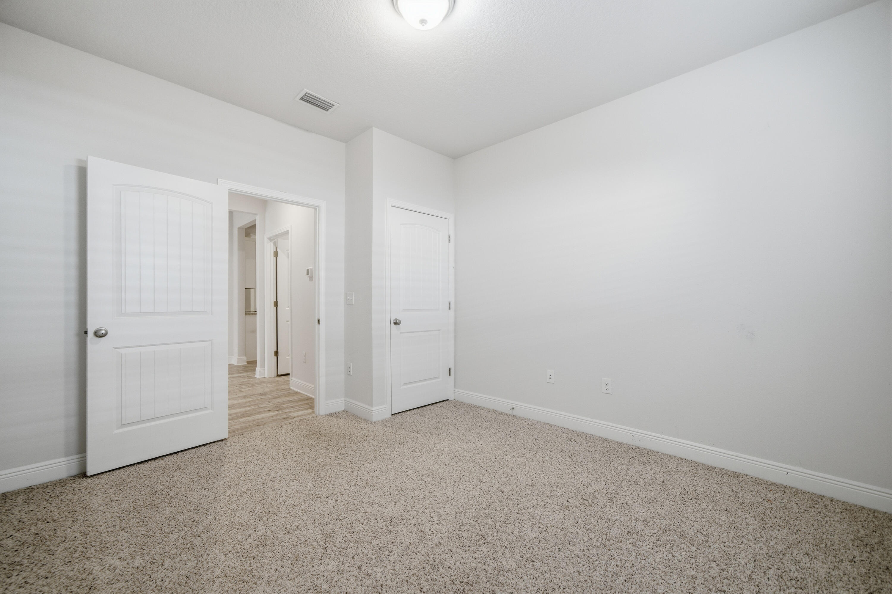 191 Southern Pnes Road Santa Rosa Beach, FL 32459 - Photo 42 of 46 a view of an empty room