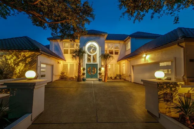 a view of a pathway of a building
