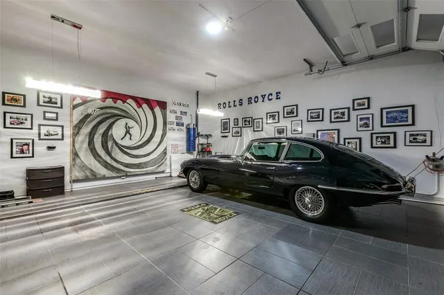 $2,100,000 | 6405 Fox Chase Lane, Plano, TX 75024