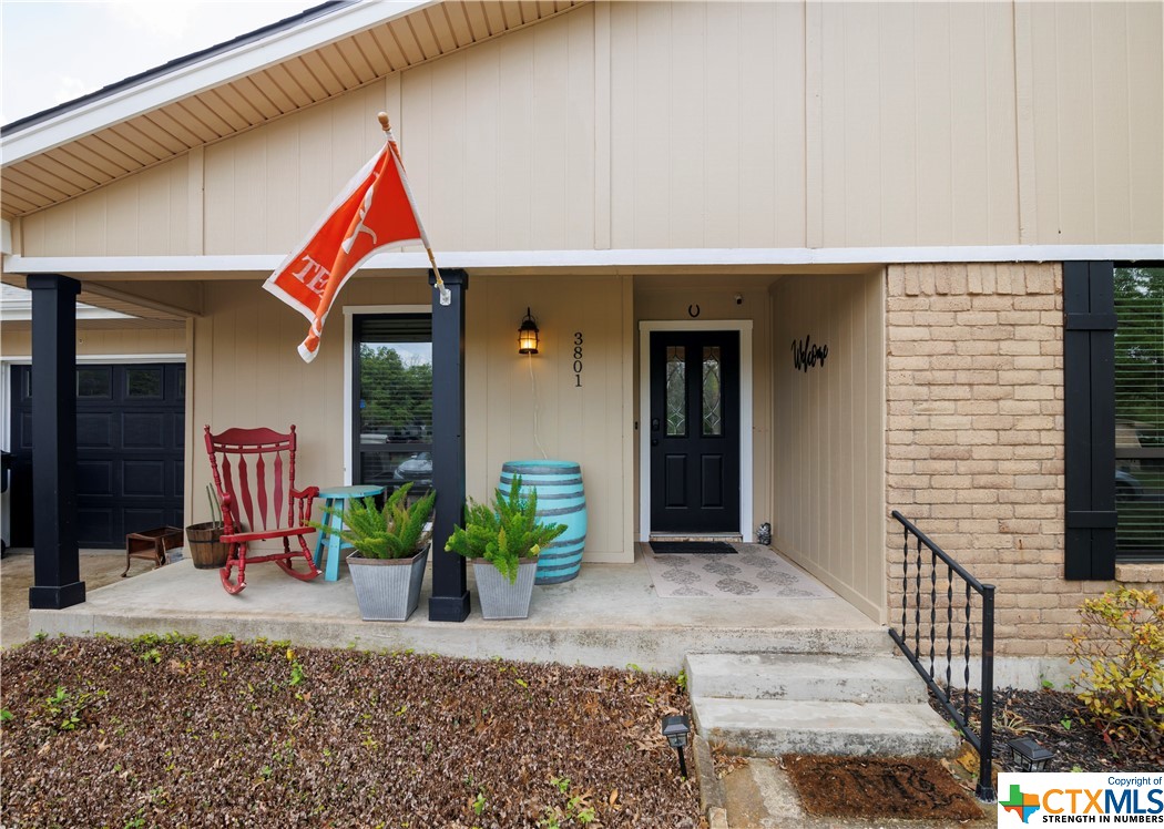 a view of a entryway of the house