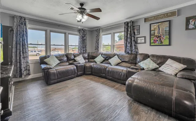 $270,000 | 1506 West 6th Street, McGregor, TX 76657