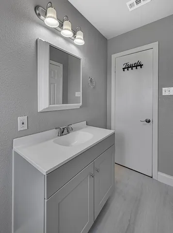 $270,000 | 1506 West 6th Street, McGregor, TX 76657