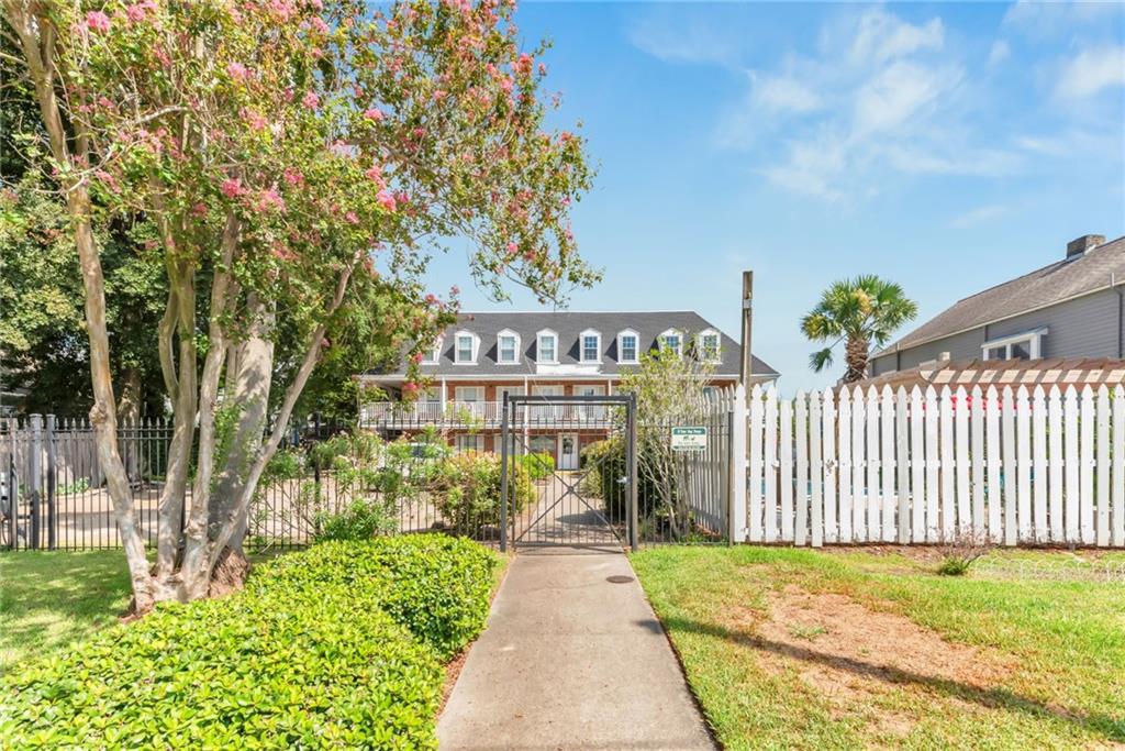 818 Moss Street, Unit 101 New Orleans, LA 70119 - Photo 3 of 24