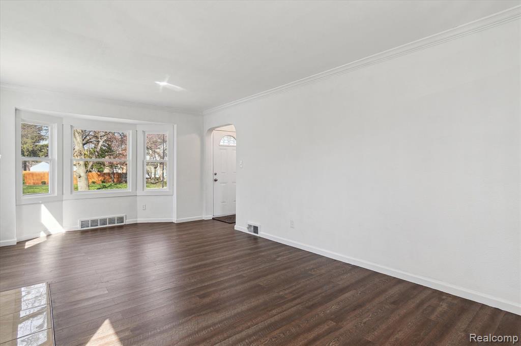 14544 Ashton Road Detroit, MI 48223 - Photo 9 of 40