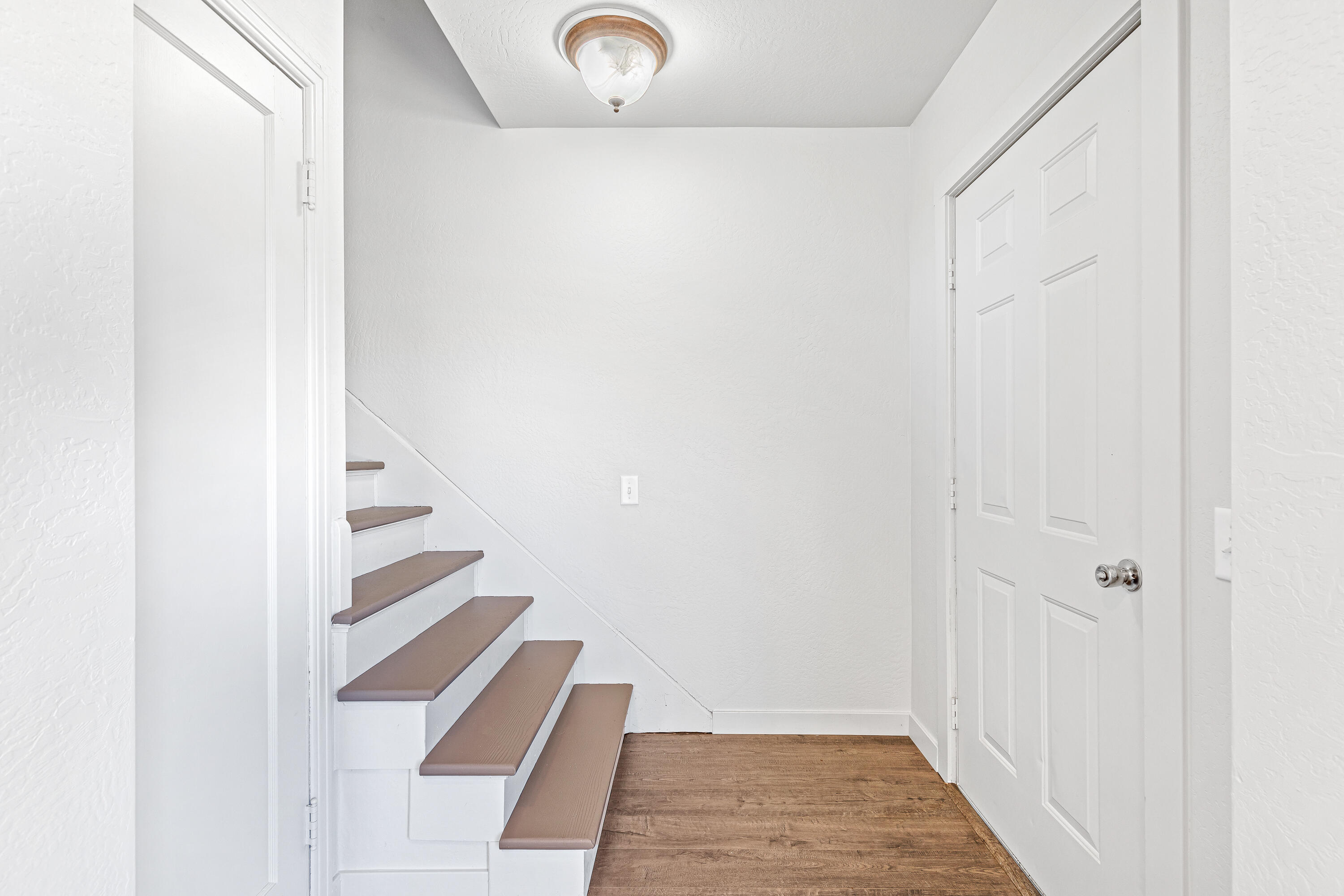 52 Oak Grove Road Medford, OR 97501 - Photo 5 of 41 9R9A9584