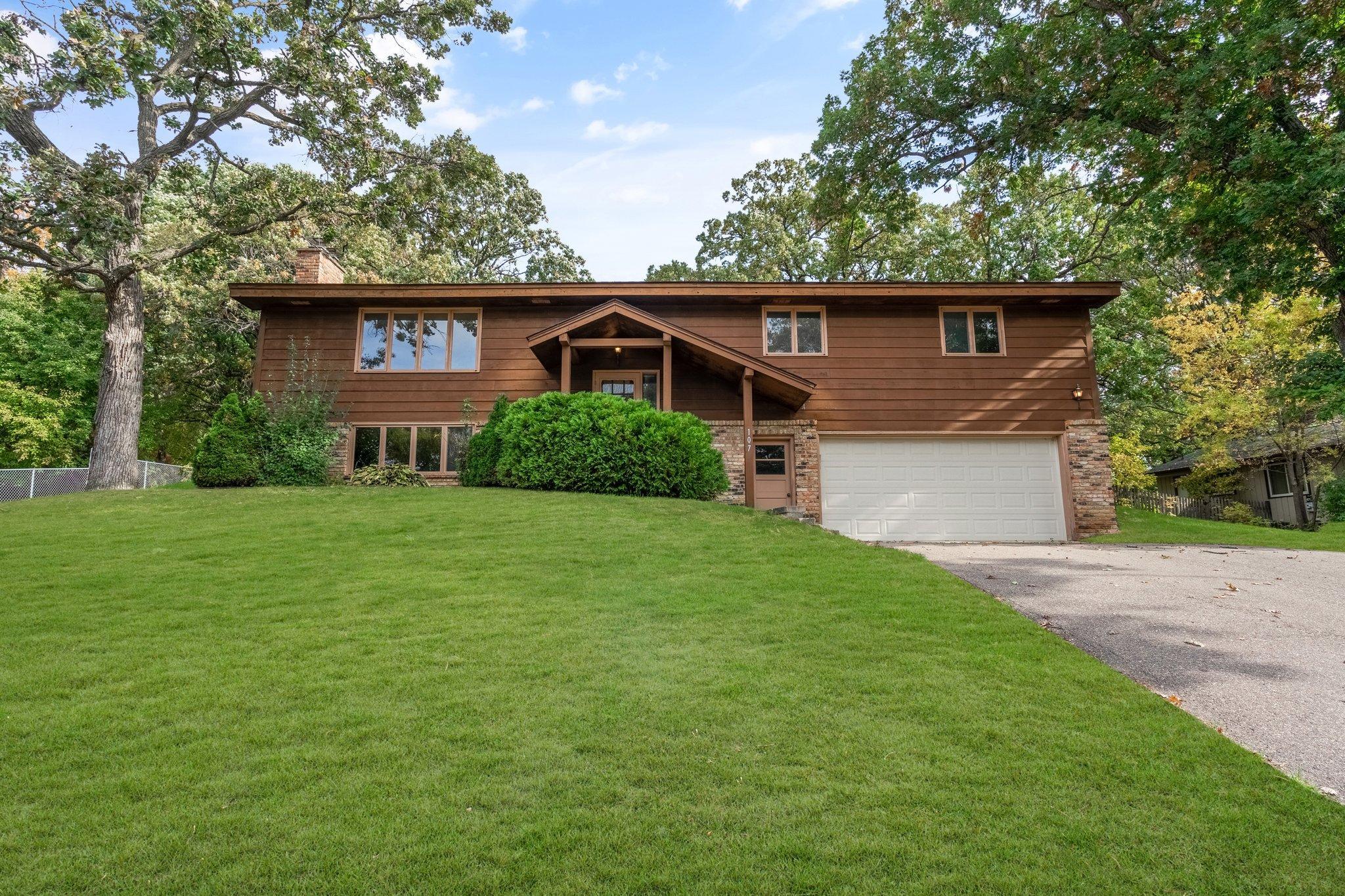 107 Belmont Road Apple Valley, MN 55124 - Photo 1 of 1 Gallery Image 1