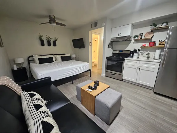 $900 | 4501 Speedway, Unit 104, Austin, TX 78751