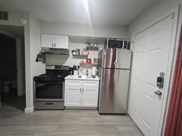 $900 | 4501 Speedway, Unit 104, Austin, TX 78751