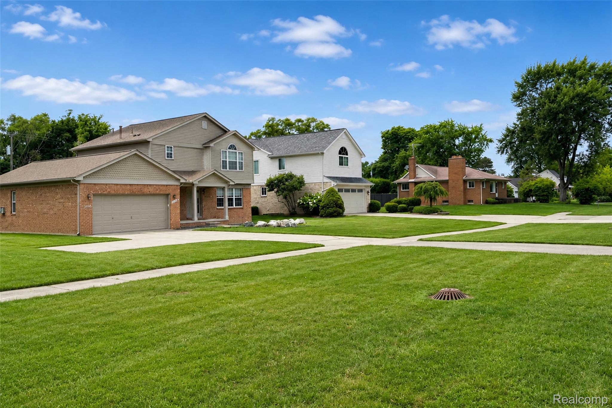 41585 Cherry Hill Road Canton, MI 48188 - Photo 4 of 43 A-41585 Cherry Hill Rd , canton-4.jpg