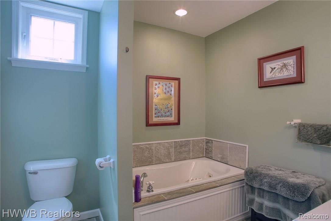 687 Mountview Road Lapeer, MI 48446 - Photo 30 of 38 Bathroom_2nd_View.jpg
