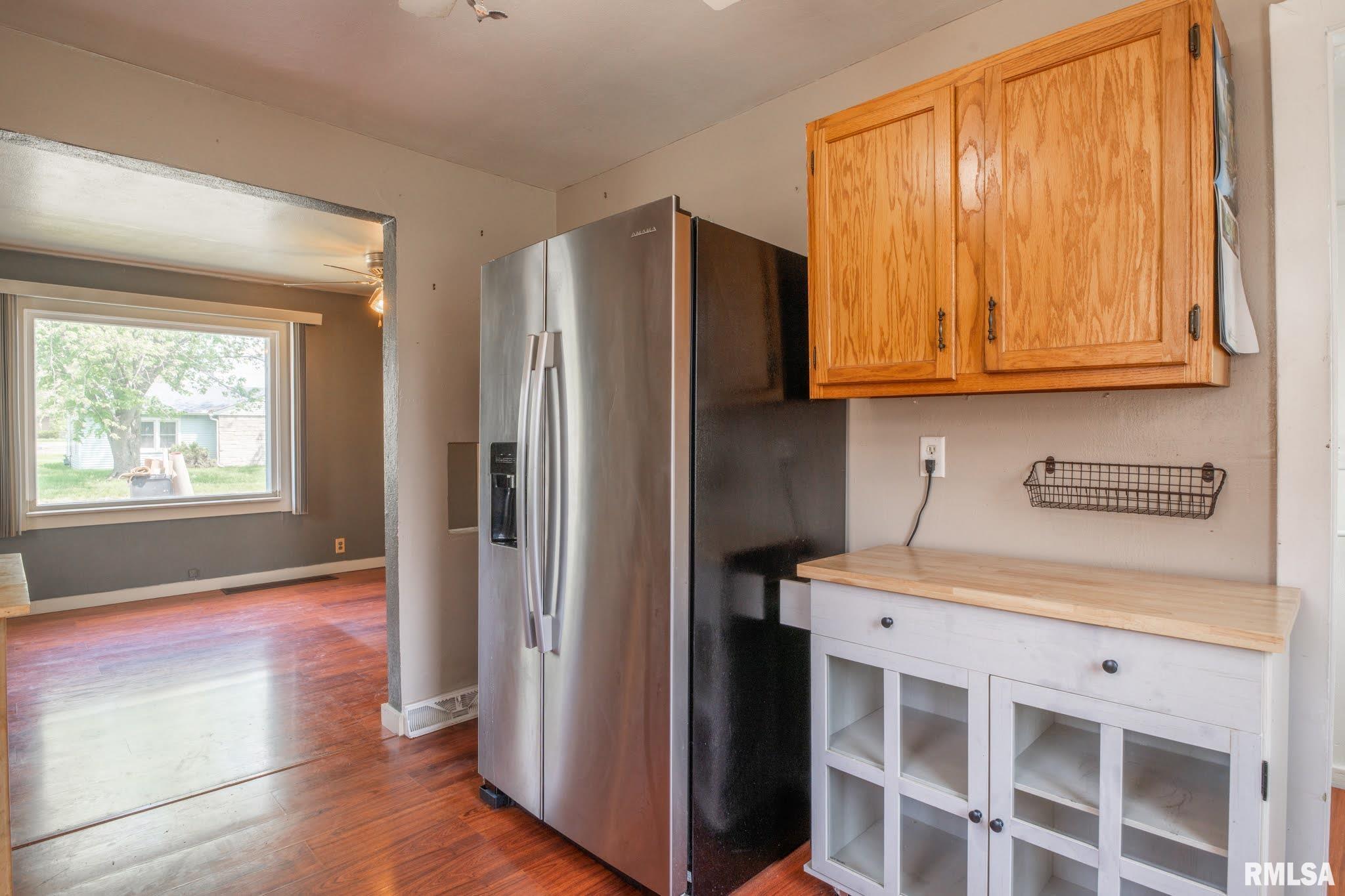 1410 Tennell Road Pekin, IL 61554 - Photo 9 of 24 Gallery Image 9