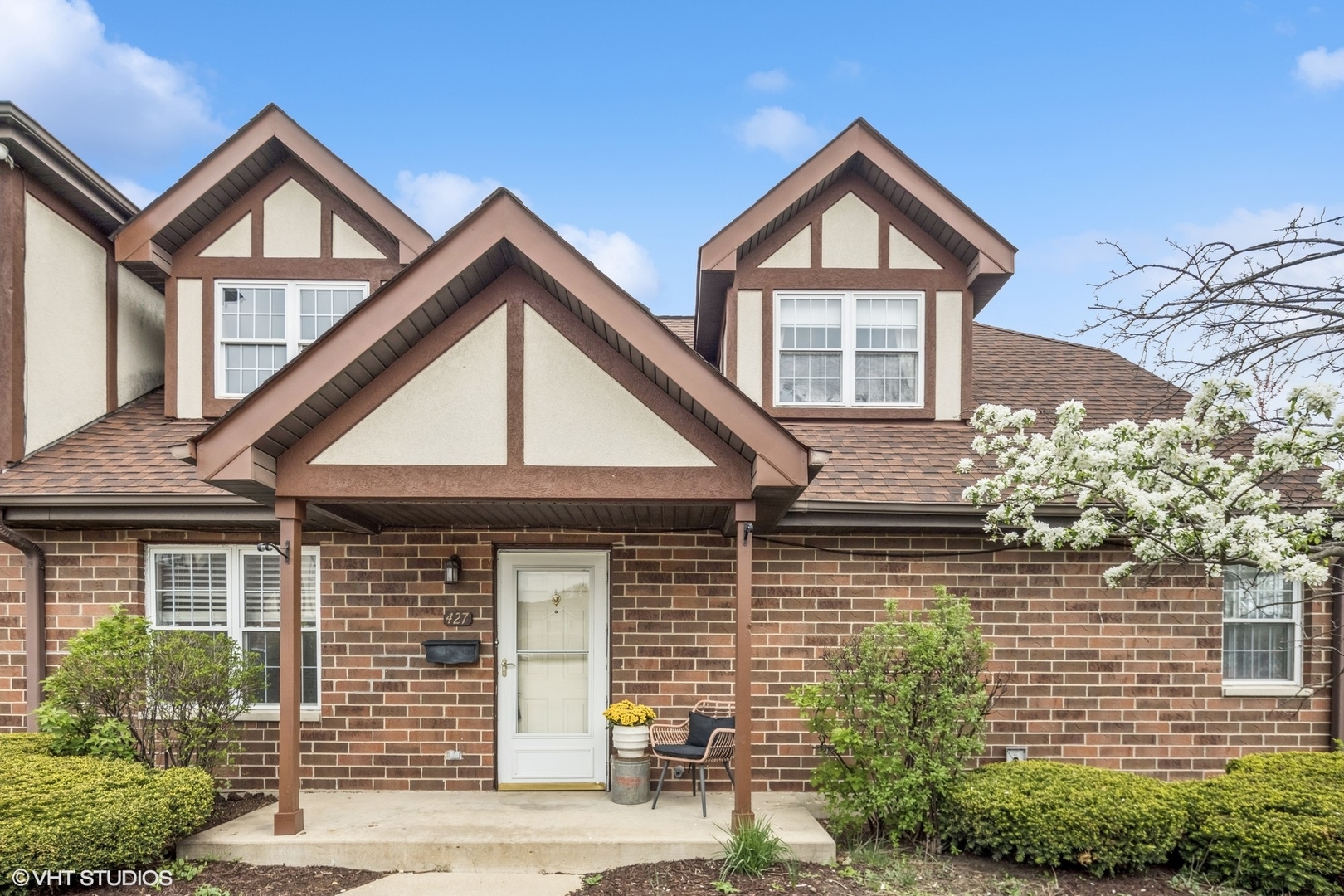 427 West St Charles Road Elmhurst, IL 60126 - Photo 1 of 23 Gallery Image 1