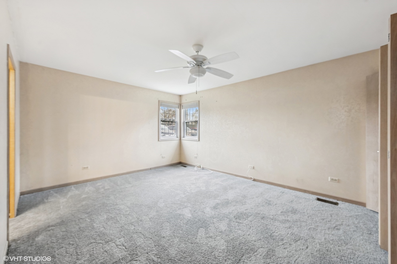 427 West St Charles Road Elmhurst, IL 60126 - Photo 11 of 23 Gallery Image 11