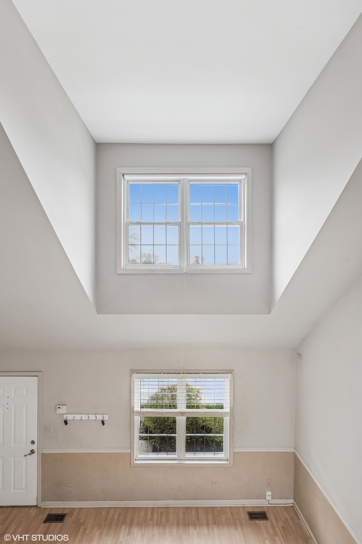 427 West St Charles Road Elmhurst, IL 60126 - Photo 18 of 23 Gallery Image 18