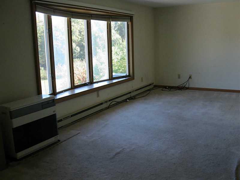 79 Gore Road Alfred, ME 04002 - Photo 5 of 9 Living Room.