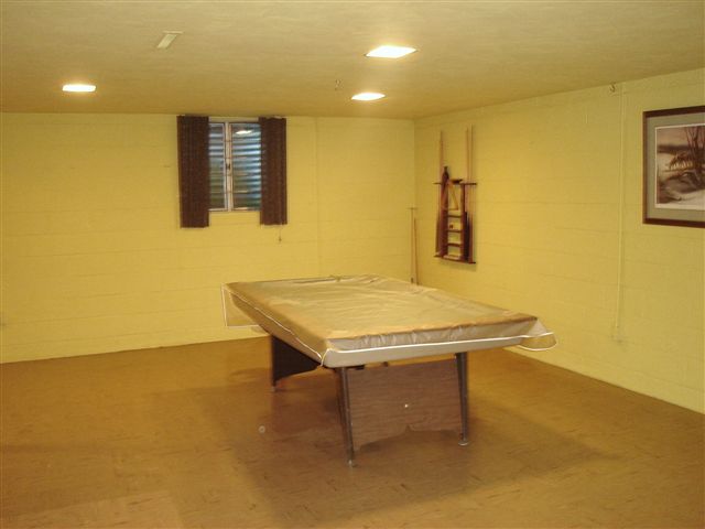 870 Bishop Road Grosse Pointe, MI 48230 - Photo 20 of 30 31065206-19.JPG