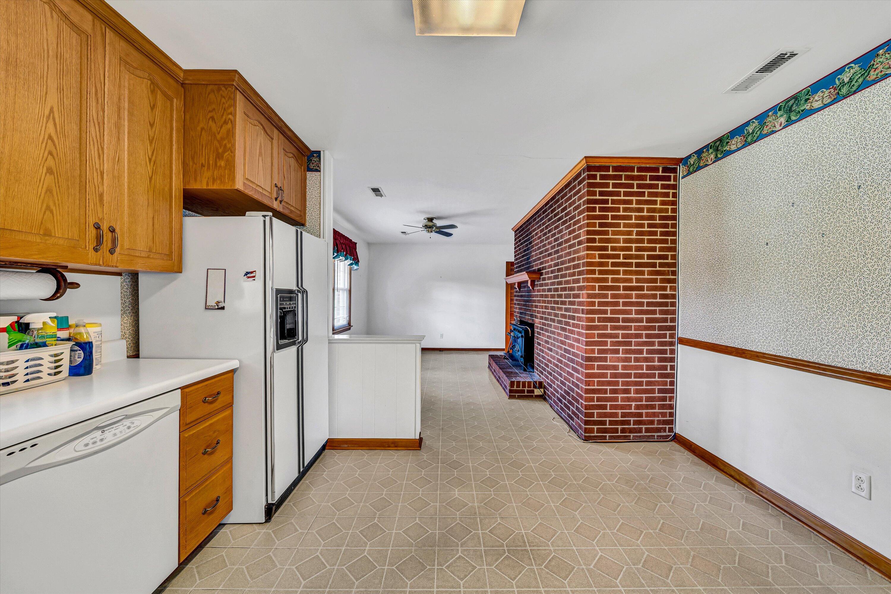 6840 Tinkerdale Road Roanoke, VA 24019 - Photo 10 of 46 08-SGM-02342