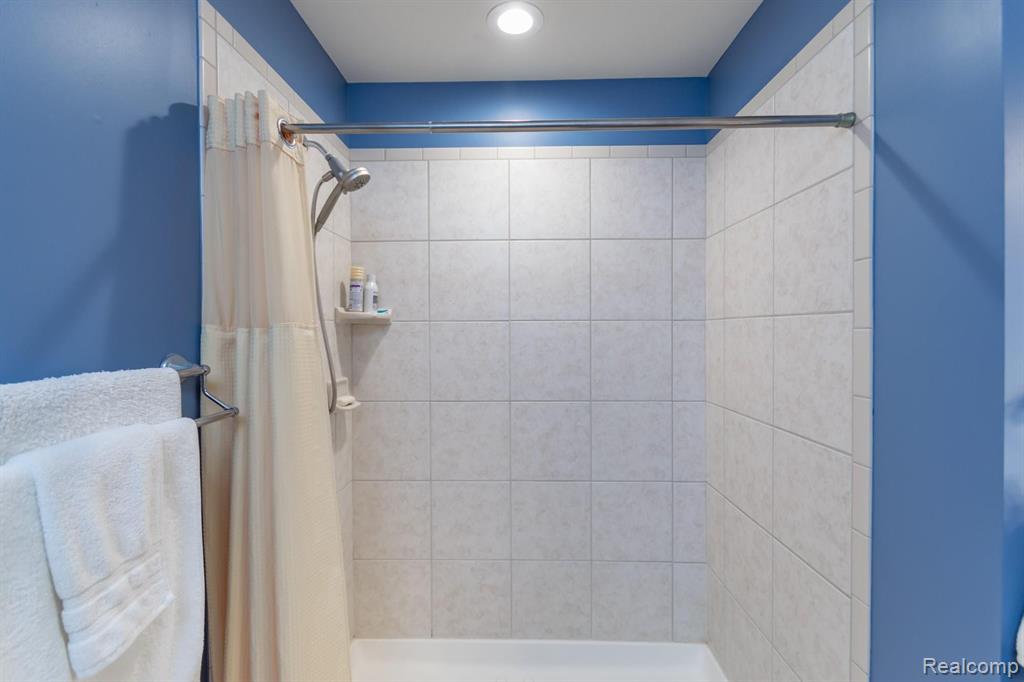 22460 Timber Ridge Court Woodhaven, MI 48183 - Photo 15 of 26