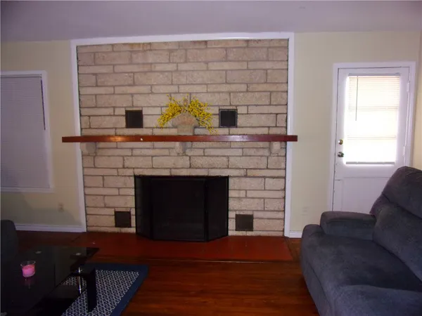 $1,450 | 1445 Brentwood Drive, Corpus Christi, TX 78415