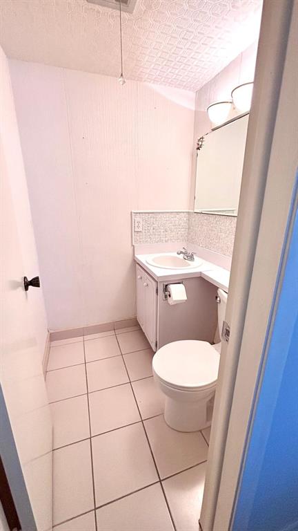 310 South Cypress Road, Unit 701 Pompano Beach, FL 33060 - Photo 18 of 34 - Half bath in main bedroom