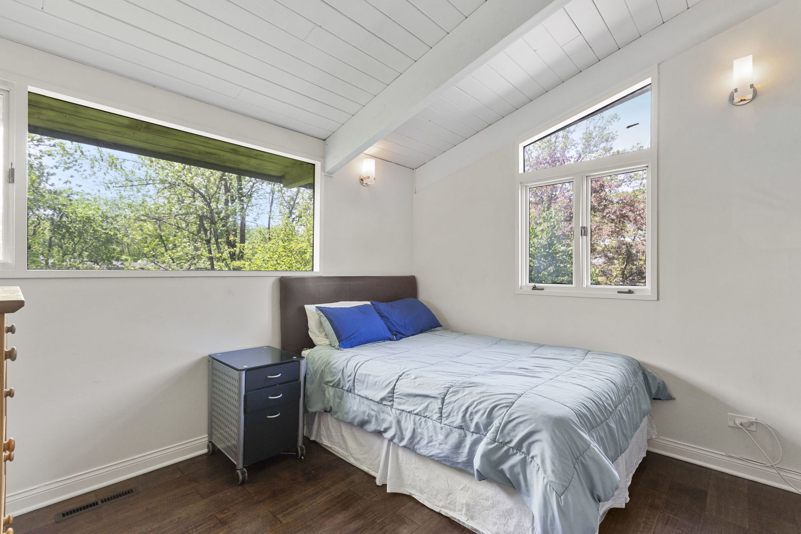 2440 West Course Drive Riverwoods, IL 60015 - Photo 14 of 19 a bedroom with a bed and a large window