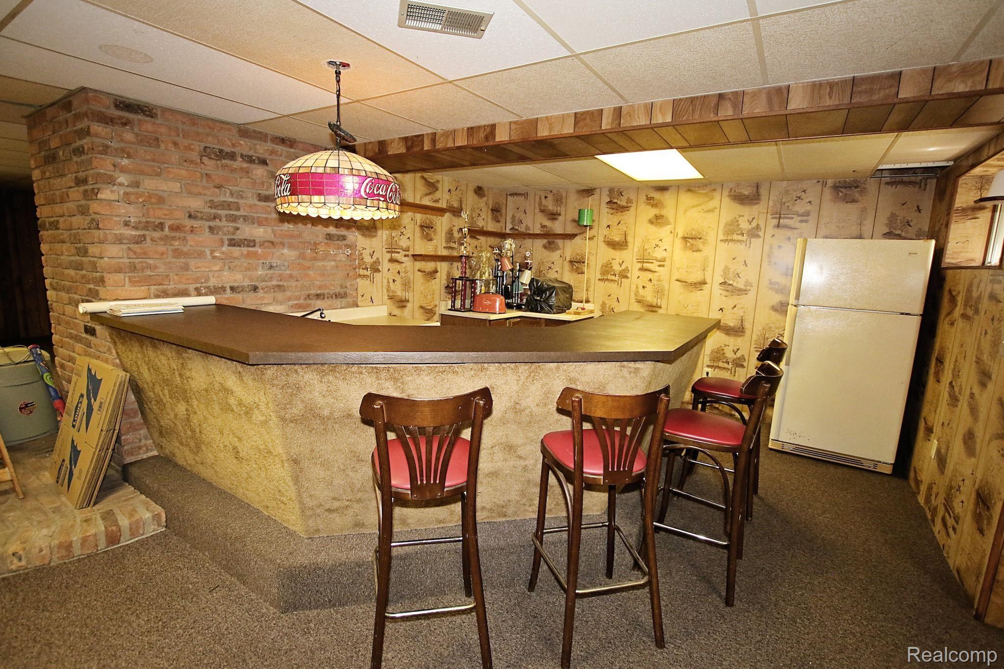 1845 Crestline Street Rochester, MI 48307 - Photo 40 of 58 40) Lower Level Bar.jpg