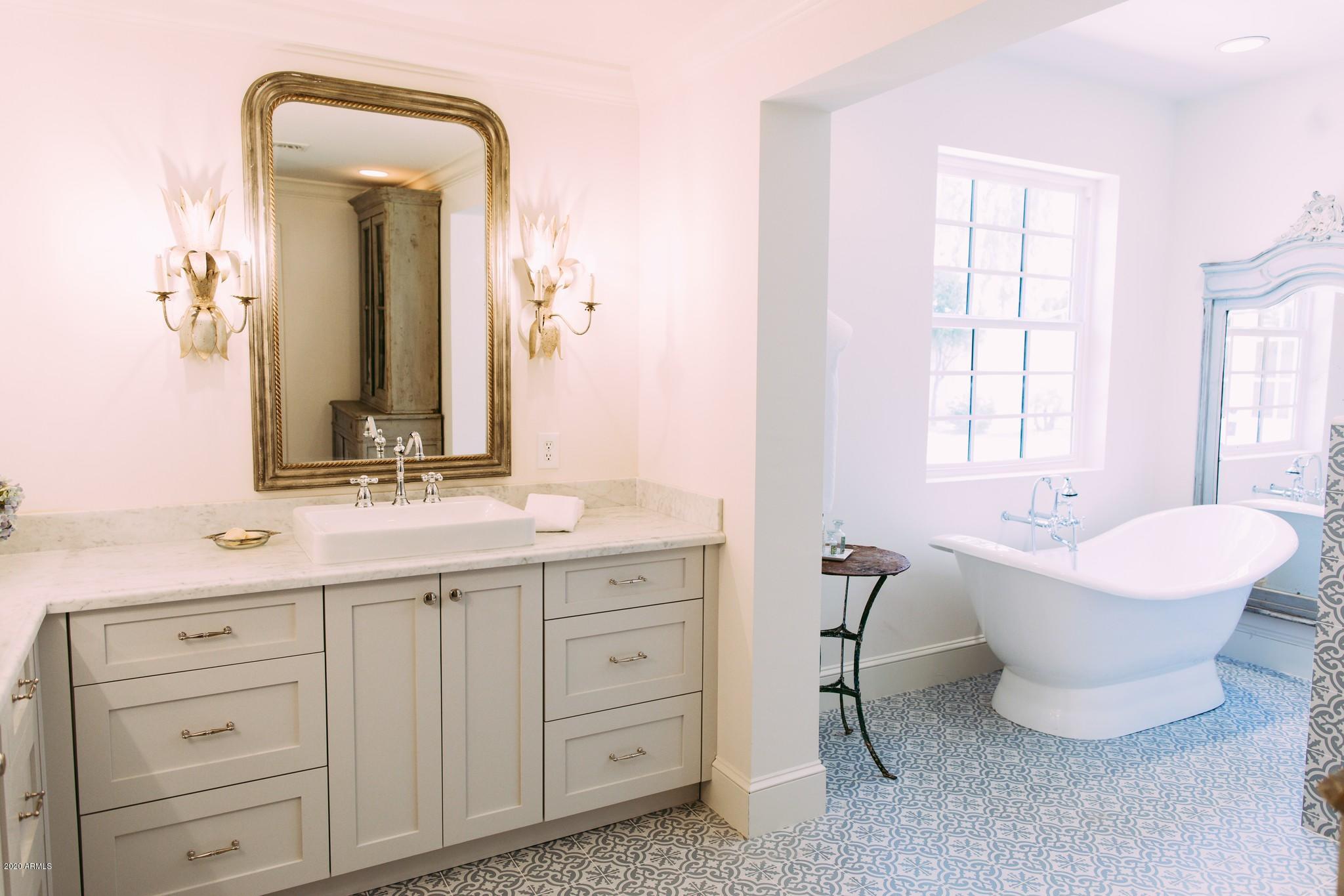 4701 North Dromedary Road Phoenix, AZ 85018 - Photo 15 of 130 Dromedary Home - For Sale - Arcadia-3