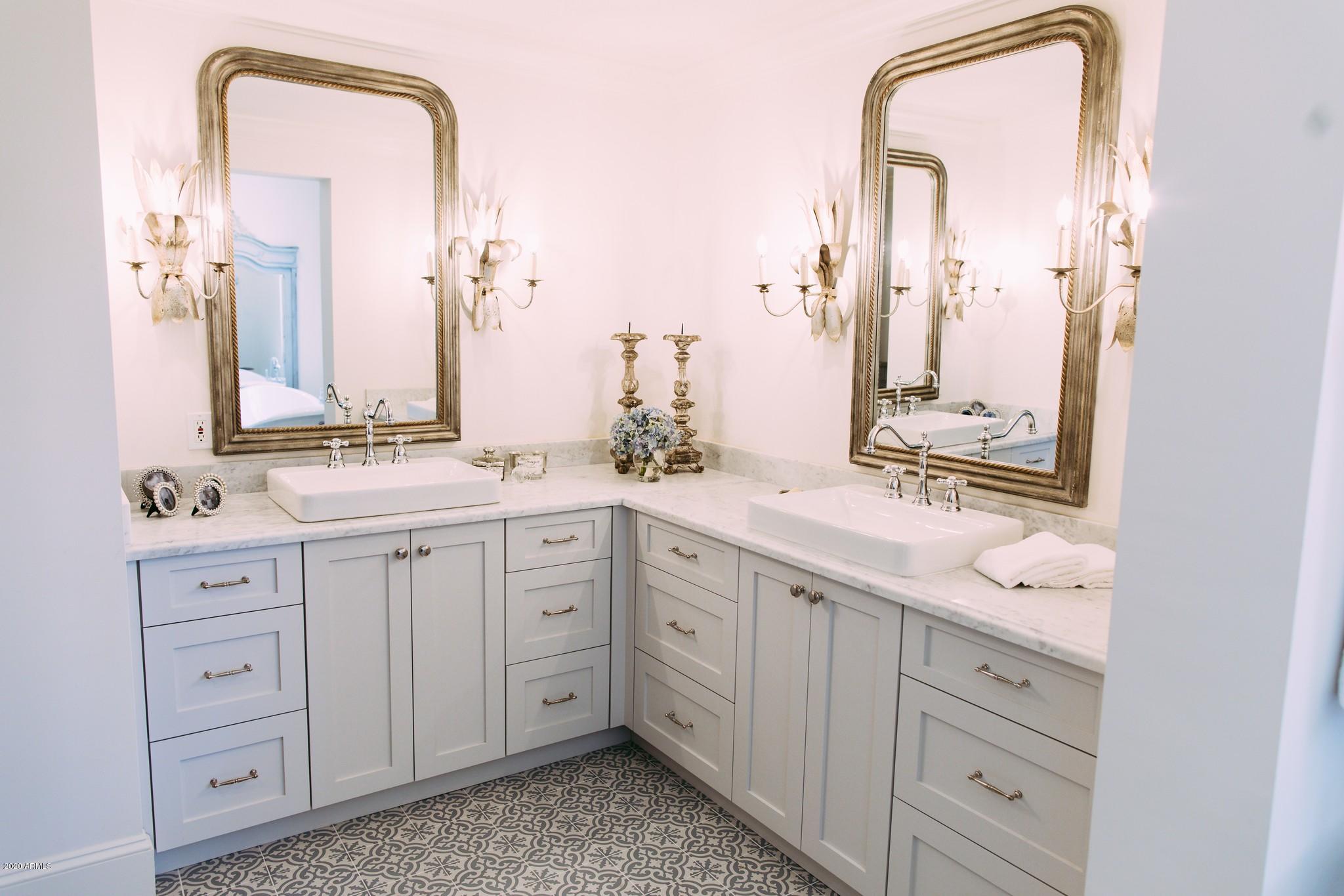 4701 North Dromedary Road Phoenix, AZ 85018 - Photo 17 of 130 Dromedary Home - For Sale - Arcadia-5