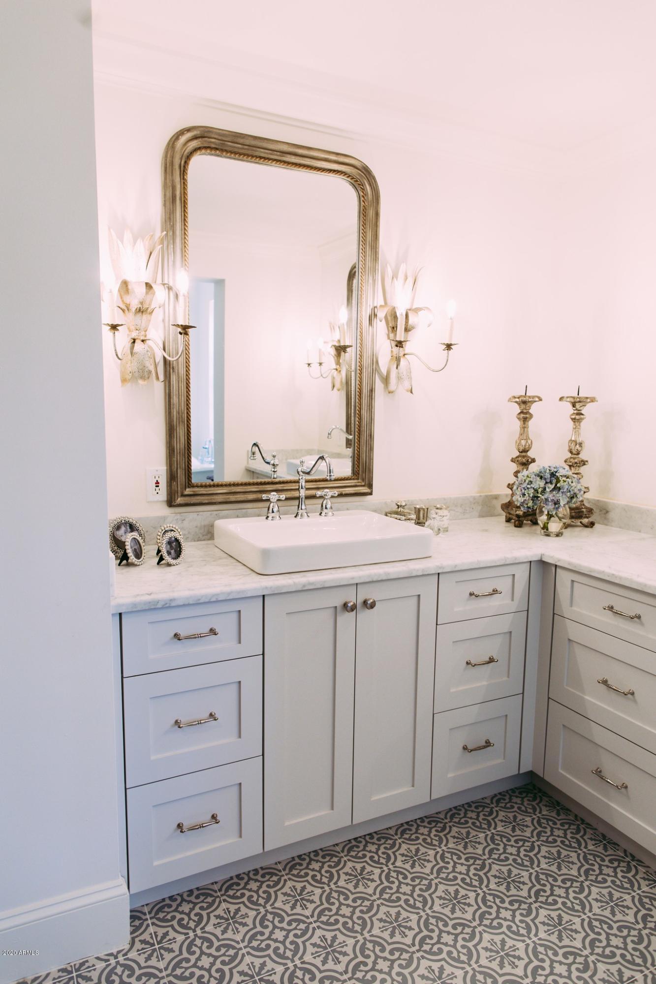 4701 North Dromedary Road Phoenix, AZ 85018 - Photo 18 of 130 Dromedary Home - For Sale - Arcadia-6