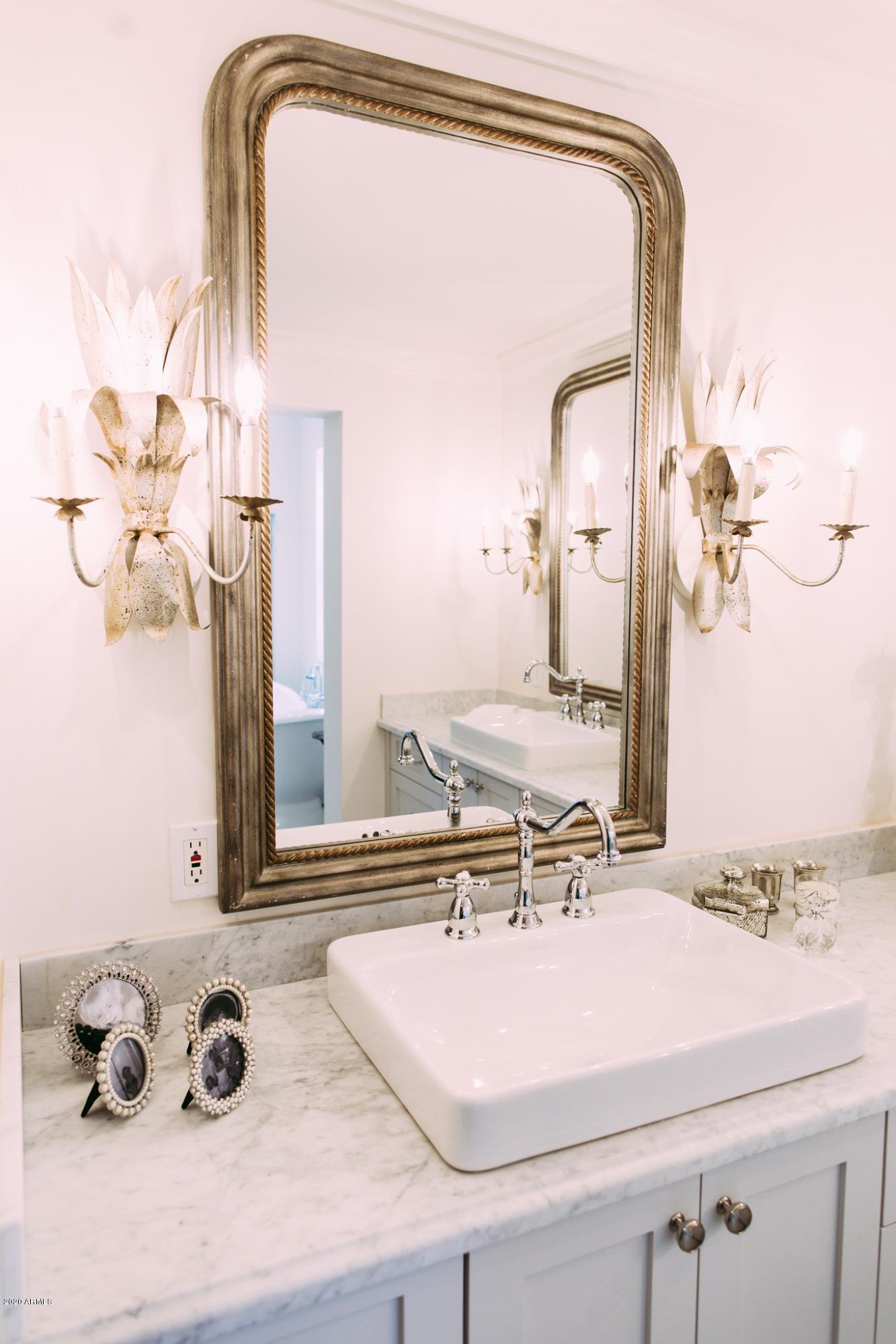 4701 North Dromedary Road Phoenix, AZ 85018 - Photo 20 of 130 Dromedary Home - For Sale - Arcadia-8