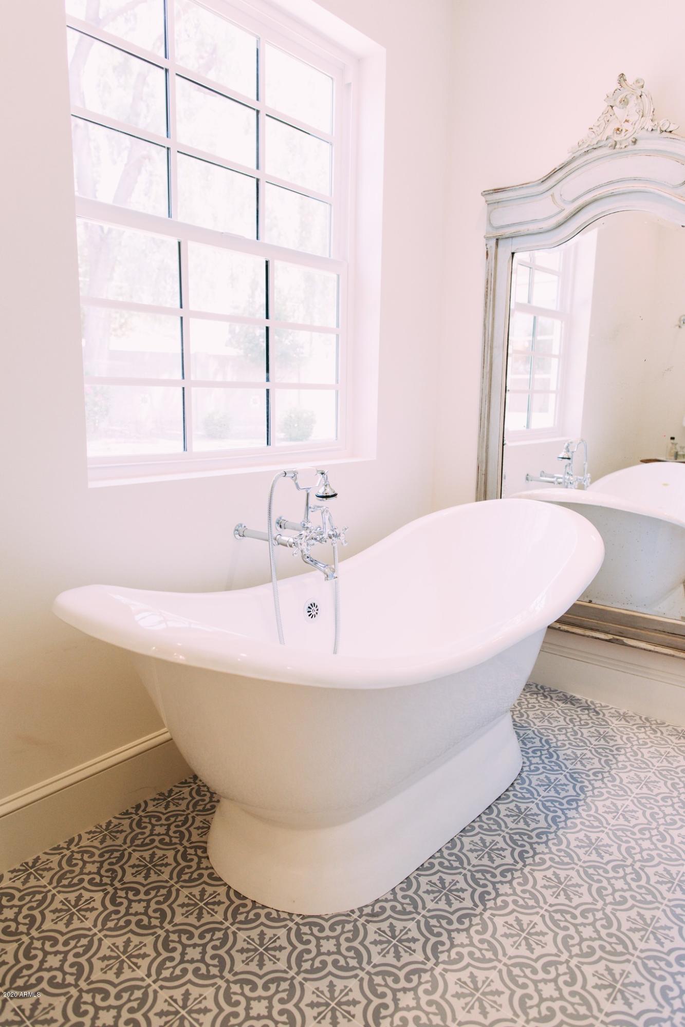 4701 North Dromedary Road Phoenix, AZ 85018 - Photo 24 of 130 Dromedary Home - For Sale - Arcadia-12