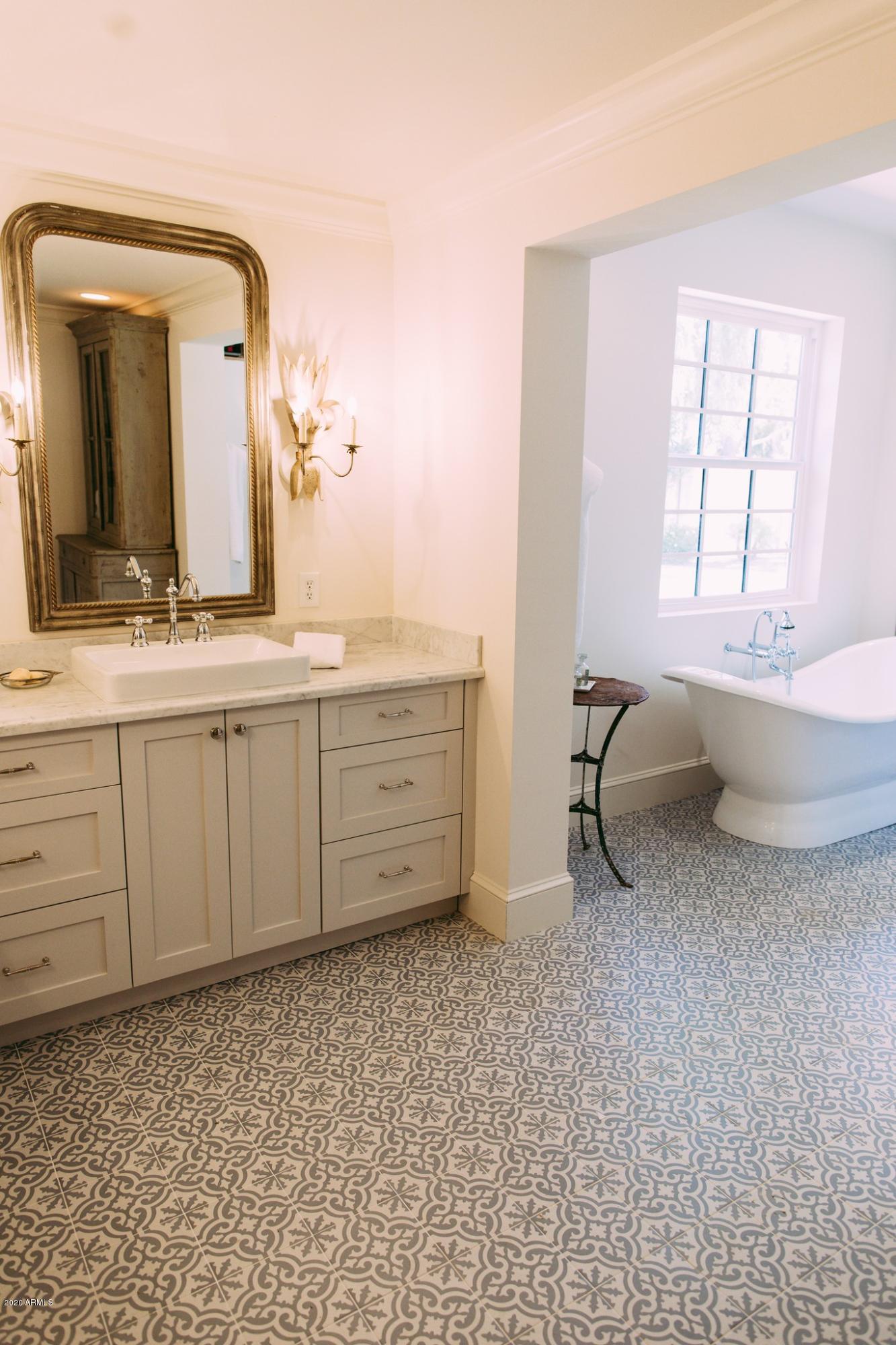 4701 North Dromedary Road Phoenix, AZ 85018 - Photo 25 of 130 Dromedary Home - For Sale - Arcadia-13