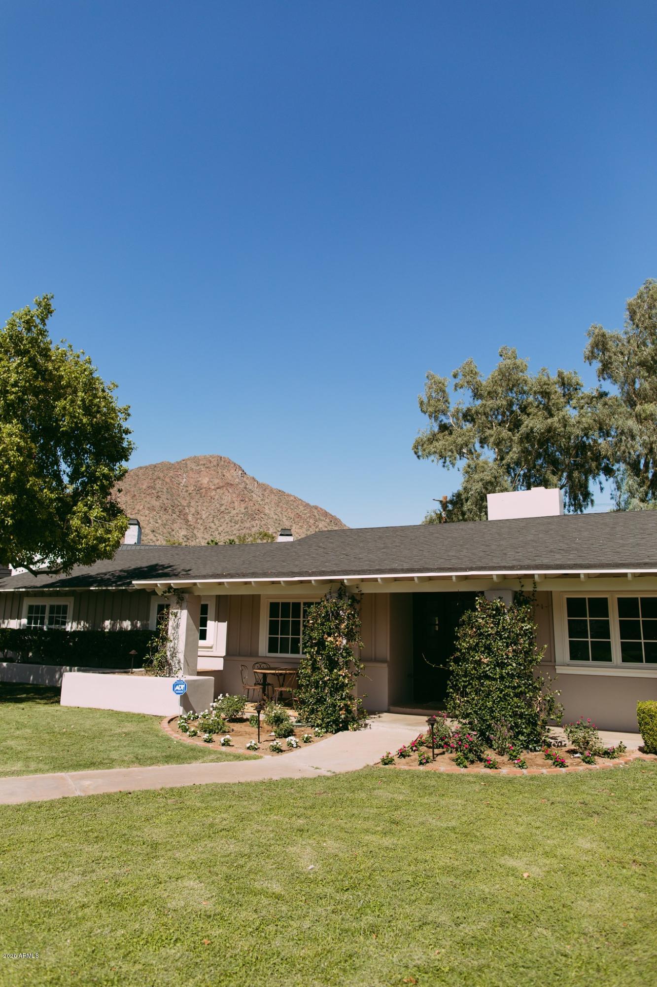 4701 North Dromedary Road Phoenix, AZ 85018 - Photo 4 of 130 Dromedary Home - For Sale - Arcadia-163