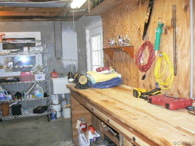 642 Cooks Road Farmville, VA 23901 - Photo 24 of 31 a room with gym equipment