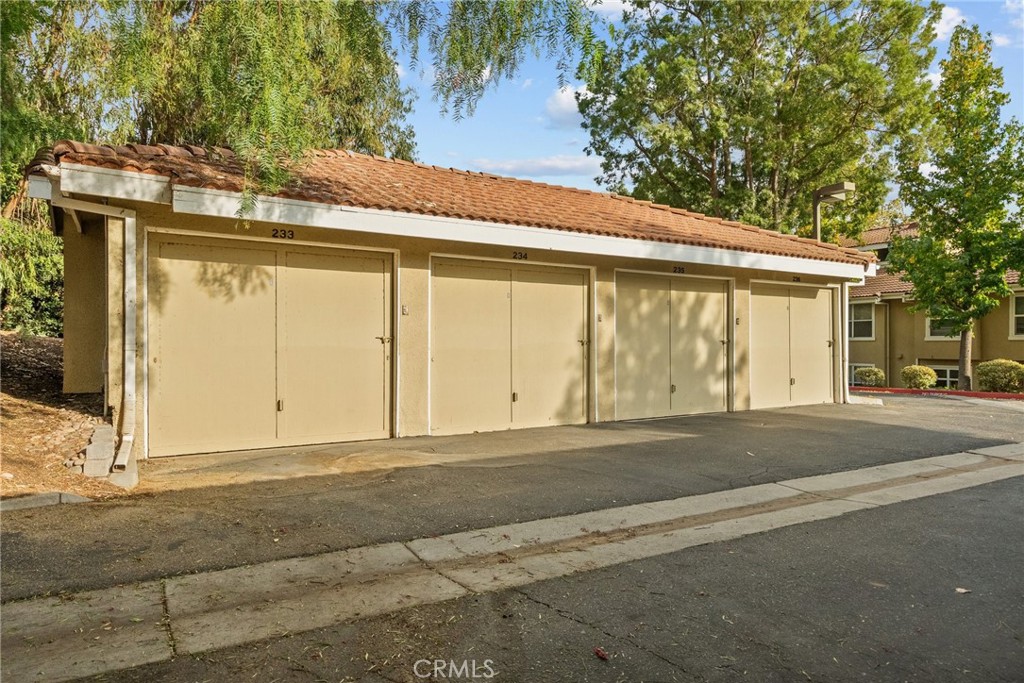 2731 Erringer Road, Unit 33 Simi Valley, CA 93065 - Photo 17 of 20