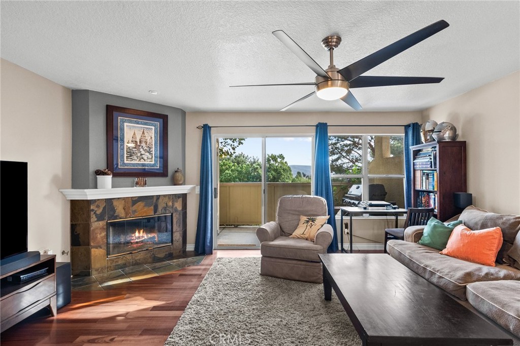 2731 Erringer Road, Unit 33 Simi Valley, CA 93065 - Photo 7 of 20