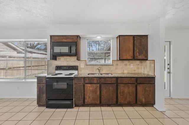 $1,649 | 15226 Flamingo Park, Humble, TX 77396