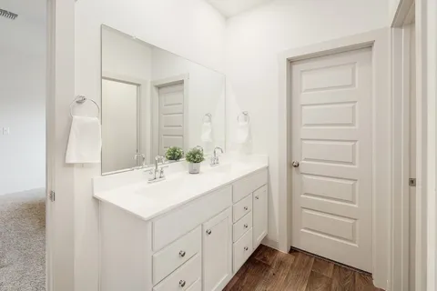 $300,000 | 224 Lavaca River Lane, Hutto, TX 78634