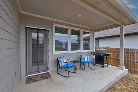 $300,000 | 224 Lavaca River Lane, Hutto, TX 78634