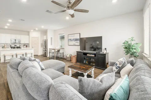 $300,000 | 224 Lavaca River Lane, Hutto, TX 78634