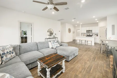 $300,000 | 224 Lavaca River Lane, Hutto, TX 78634