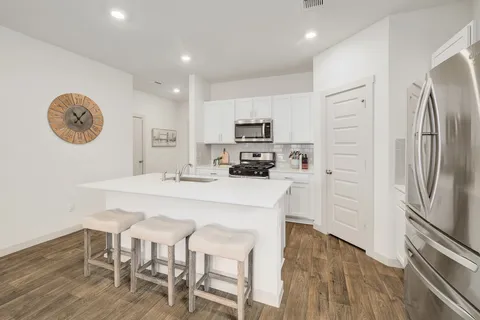 $300,000 | 224 Lavaca River Lane, Hutto, TX 78634