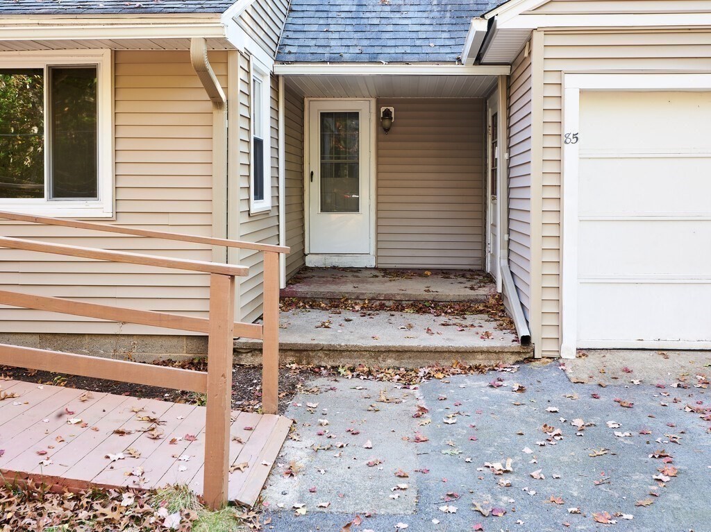 85 Shepard Road Sturbridge, MA 01566 - Photo 16 of 21 a front view of a house