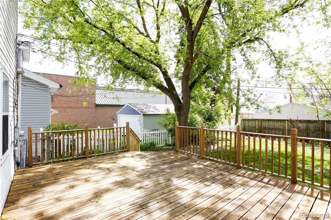 971 Oxford Road Berkley, MI 48072 - Photo 30 of 38 Oxford-29.jpg